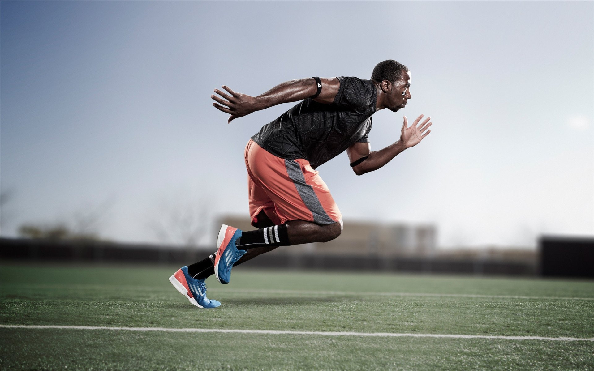 _知名运动员公益救援，展现职业风采_，运动员救人