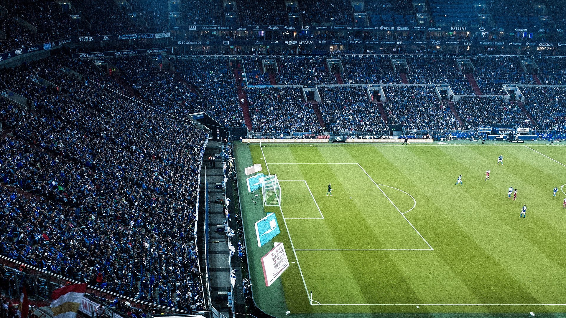 九游娱乐官方-特色足球赛事频繁举办，推动全民体育热潮持续升温，足球特色活动方案